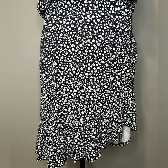 Banana Republic Drop Waist Flounce Hem T Shirt Dress Floral Print - Picture 4 of 9